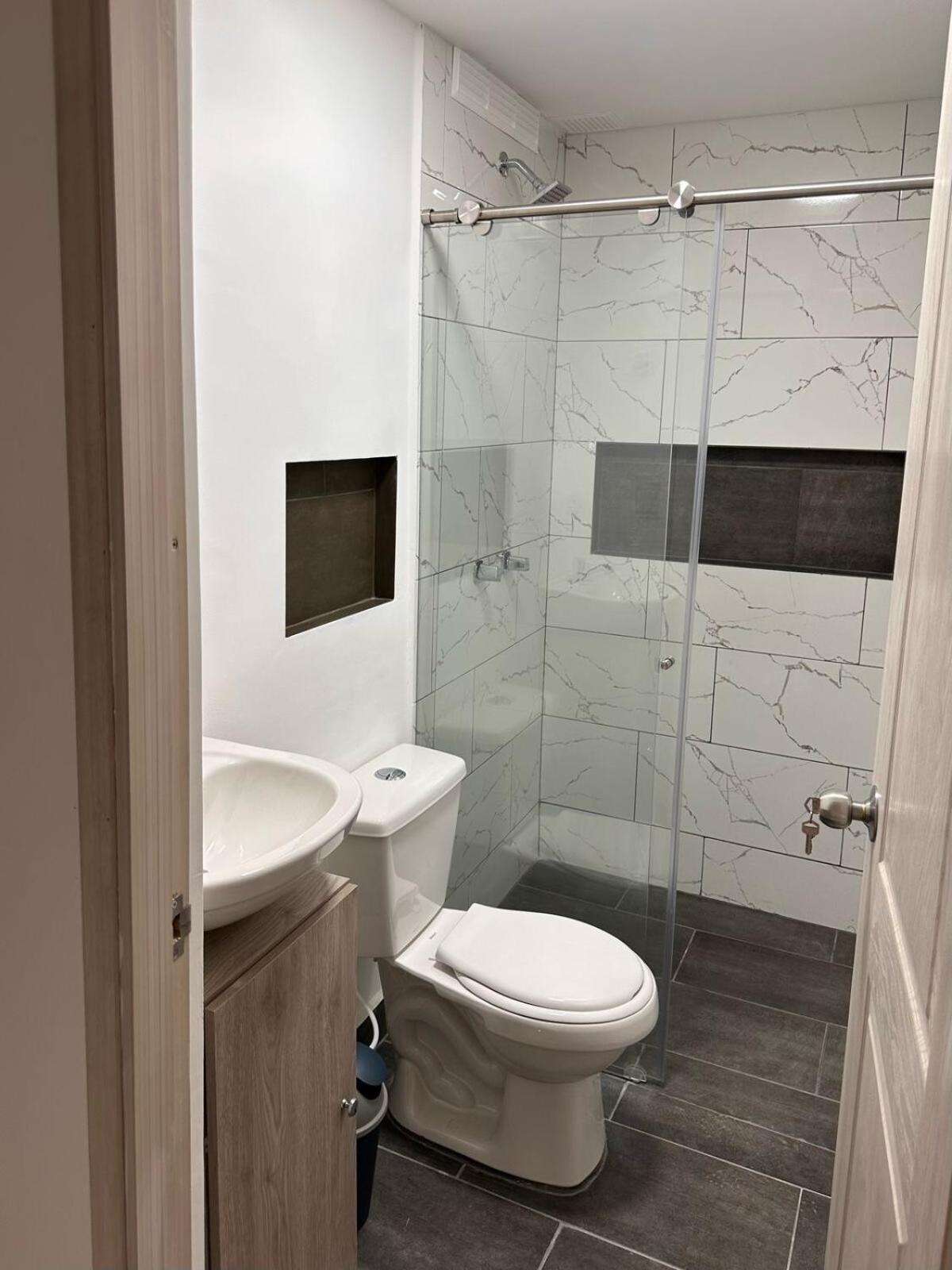 Family In Belen, Comfortable, Conveniently Located, Wi-fi Apartment